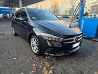 Gebraucht Mercedes B180 116 PS (85 kW) 2019 Schwarz Van / Kleinbus