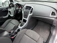 Gebraucht Opel Astra Edition 131 PS (96 kW) 2012 Weiß Limousine