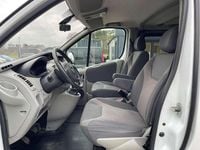 Gebraucht Opel Vivaro Cosmo 114 PS (83 kW) 2010 Weiß Van / Kleinbus