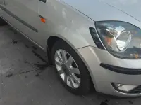 Gebraucht Ford Fiesta 80 PS (58 kW) 2005 Silber Kleinwagen