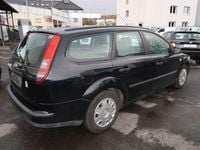 Gebraucht Ford Focus Trend 101 PS (74 kW) 2005 Pantherschwarz metallic Kombi