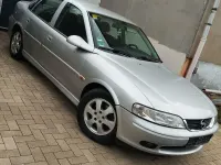 Usata Opel Vectra 101 CV (74 kW) 2002 Argento Berlina