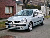 Gebraucht Renault Clio II 98 PS (72 kW) 2004 Silber Limousine