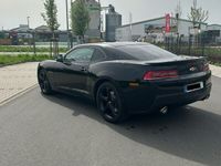 gebraucht Chevrolet Camaro V8 6.2 Metallic Schwarz / Deutsche Erstzulassung