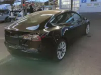Occasion Tesla Model 3 366 kW (498 PK) 2022 Zwart Sedan
