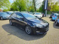 Gebraucht Ford Focus ST-Line 125 PS (91 kW) 2016 Schwarz Limousine