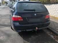 Gebraucht BMW 523 170 PS (125 kW) 2006 Blau Kombi