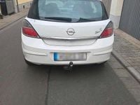 Second-hand Opel Astra 115 CP (84 kW) 2009 Alb Berlinǎ