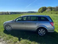 Gebraucht Opel Astra Selection 140 PS (102 kW) 2010 Silber Limousine