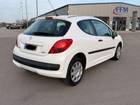 Gebraucht Peugeot 207 75 PS (55 kW) 2009 Weiß Coupé