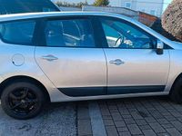 Gebraucht Renault Scénic III 110 PS (80 kW) 2012 Silber Van / Kleinbus