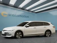 Gebraucht VW Passat 150 PS (110 kW) 2025 Weiß Kombi