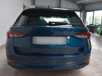 Gebraucht Skoda Octavia Clever 116 PS (85 kW) 2022 Blau metallic Kombi