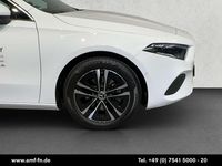 Gebraucht Mercedes A200 Advanced 163 PS (119 kW) 2023 Polarweiß Limousine