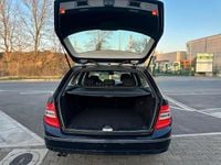Gebraucht Mercedes C200 136 PS (100 kW) 2010 Blau Kombi