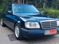 Gebraucht Mercedes E220 150 PS (110 kW) 1994 Blau Limousine