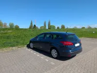 Usado Ford Focus Trend 125 CV (91 kW) 2015 Azul Familiar