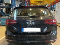Gebraucht VW Passat Highline 150 PS (110 kW) 2019 Schwarz Kombi