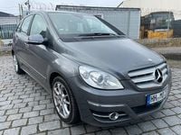 Gebraucht Mercedes B180 Elegance 116 PS (85 kW) 2011 Grau Van / Kleinbus