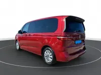 Gebraucht VW Multivan Basis 150 PS (110 kW) 2024 Rot Van / Kleinbus