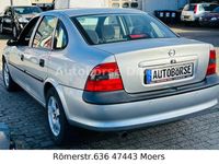 Gebraucht Opel Vectra 101 PS (74 kW) 1998 Silber Limousine
