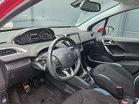 Gebraucht Peugeot 208 Allure 110 PS (80 kW) 2015 Rot Kleinwagen