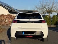 Gebraucht Peugeot e-208 Active 100 kW (136 PS) 2022 Weiß Kleinwagen