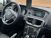 Gebraucht Volvo V40 190 PS (139 kW) 2015 Schwarz Kleinwagen