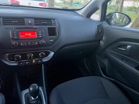 Używany Kia Rio Edition 7 75 KM (55 kW) 2012 Czarny Sedan/Limuzyna