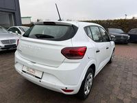 Gebraucht Dacia Sandero Essentiel 67 PS (49 kW) 2023 Gletscherweiss Kleinwagen