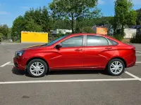 Gebraucht Lada Vesta 106 PS (77 kW) 2015 Rot Limousine