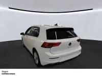 Gebraucht VW Golf VIII Life 131 PS (96 kW) 2023 Weiss Limousine