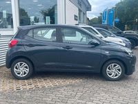 Gebraucht Hyundai i10 Select 63 PS (46 kW) 2025 Grau Kleinwagen
