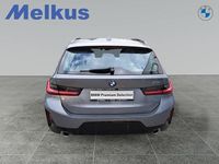 Gebraucht BMW 318 Performance 156 PS (114 kW) 2025 Grau Kombi
