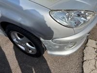 Gebraucht Peugeot 206 88 PS (64 kW) 2004 Silber Kleinwagen
