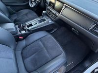 Gebraucht Porsche Macan 245 PS (180 kW) 2021 Weiß SUV