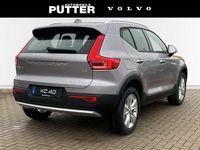 Neu Volvo XC40 Core 163 PS (119 kW) 2025 Metallic (silber SUV