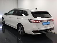 Usata VW Passat Elegance 150 CV (110 kW) 2025 Bianco Station wagon