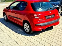 Gebraucht Peugeot 206+ Basis 60 PS (44 kW) 2009 Rot Kleinwagen