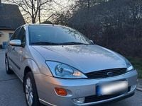 Gebraucht Ford Focus 115 PS (84 kW) 2000 Silber Limousine
