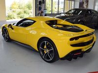 Gebraucht Ferrari 296 829 PS (609 kW) 2023 Giallo modena Coupé