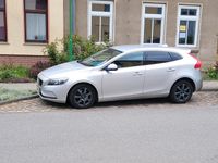 Gebraucht Volvo V40 Momentum 150 PS (110 kW) 2016 Silber Kombi