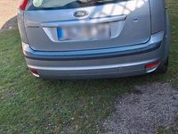 Gebraucht Ford Focus Ghia 100 PS (73 kW) 2005 Silber Limousine