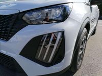 Neu Peugeot 2008 Style 144 PS (105 kW) 2025 Okenite weiß / metalliclackie SUV