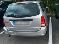 Gebraucht Ford Focus 100 PS (73 kW) 2000 Silber Kombi