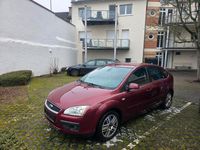 Second-hand Ford Focus 100 CP (73 kW) 2004 Roșu Hatchback