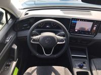 Gebraucht VW Tiguan Edition 150 PS (110 kW) 2024 Blue nightshade metallic SUV