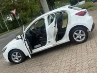 Gebraucht Mazda 2 Center-Line 75 PS (55 kW) 2016 Weiß Limousine