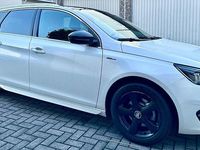 Gebraucht Peugeot 308 Allure Top 131 PS (96 kW) 2017 Weiß Kombi