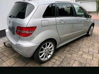 Gebraucht Mercedes B200 109 PS (80 kW) 2005 Silber Van / Kleinbus